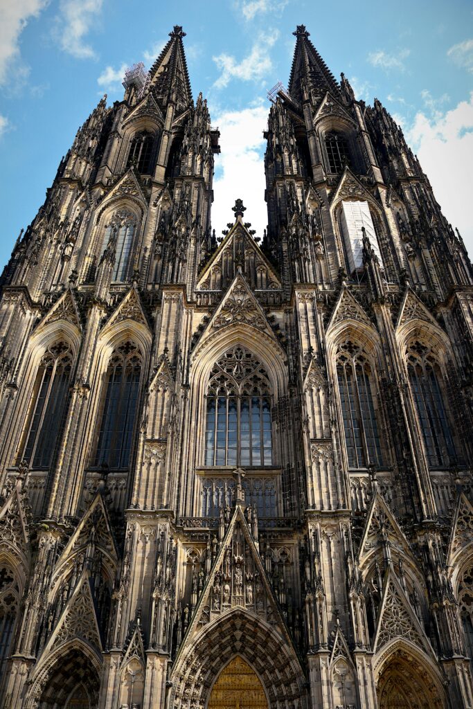pexels photo 29903167 29903167 Stunning view of the Cologne Cathedral, a Gothic masterpiece, under a bright sky.