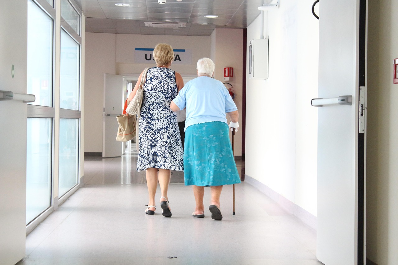 Treppenlift für Senioren bei Demenz – Worauf achten? senior citizens, aisle, doctor, senior citizens, senior citizens, senior citizens, doctor, doctor, doctor, doctor, doctor